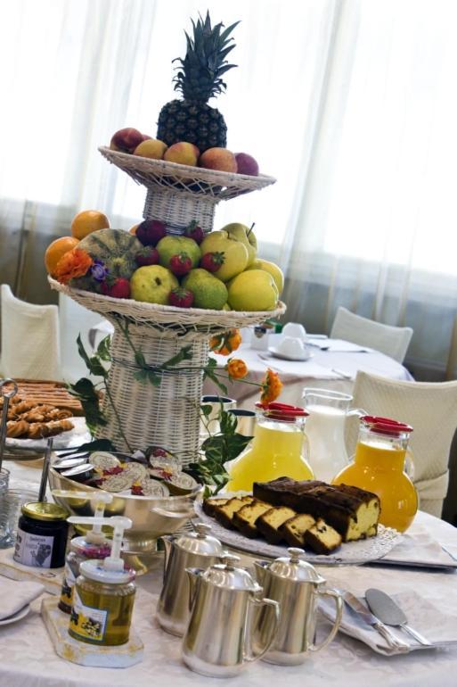 Rizzi Aquacharme Hotel & Spa Boario Terme エクステリア 写真
