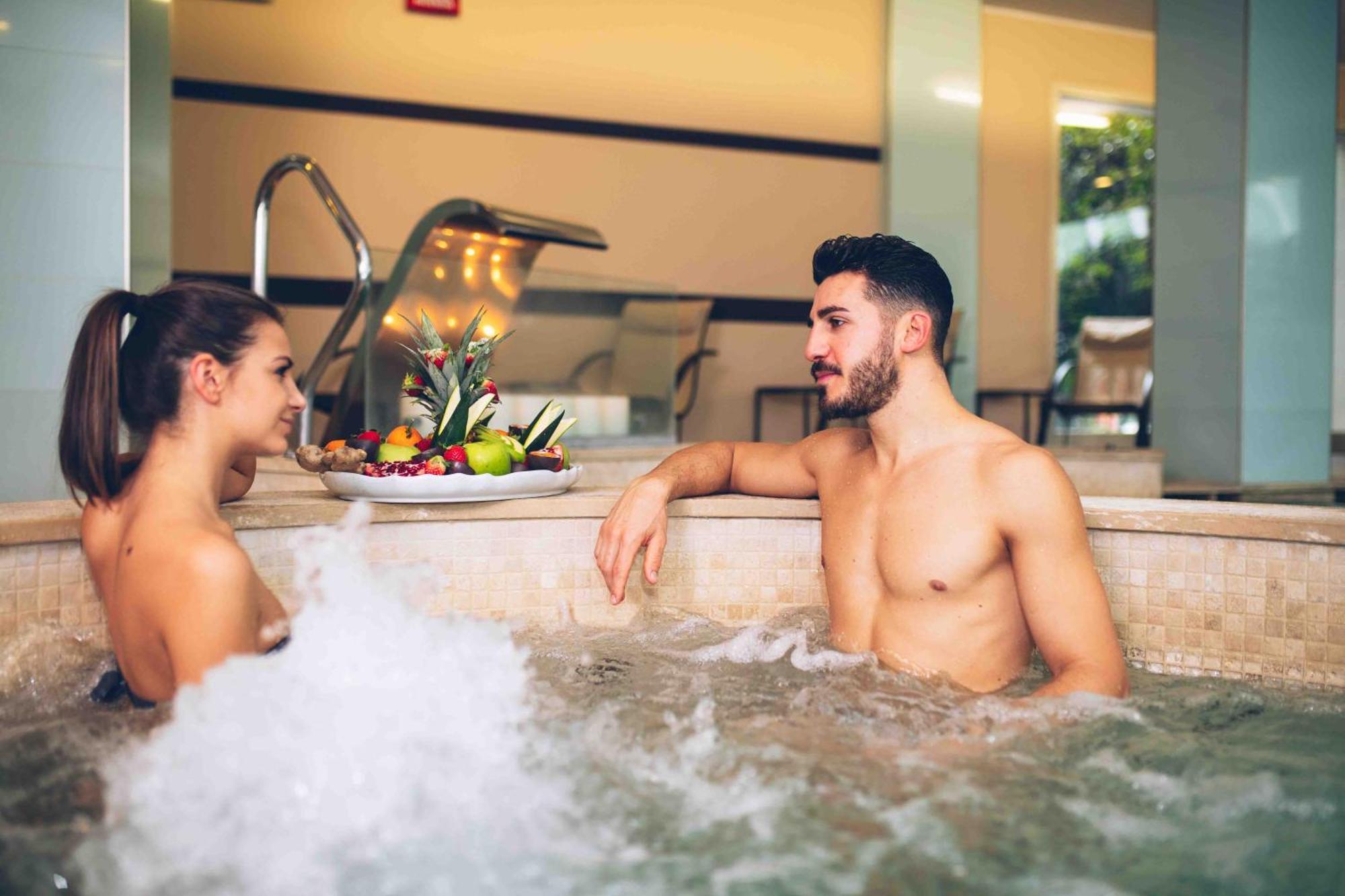 Rizzi Aquacharme Hotel & Spa Boario Terme エクステリア 写真