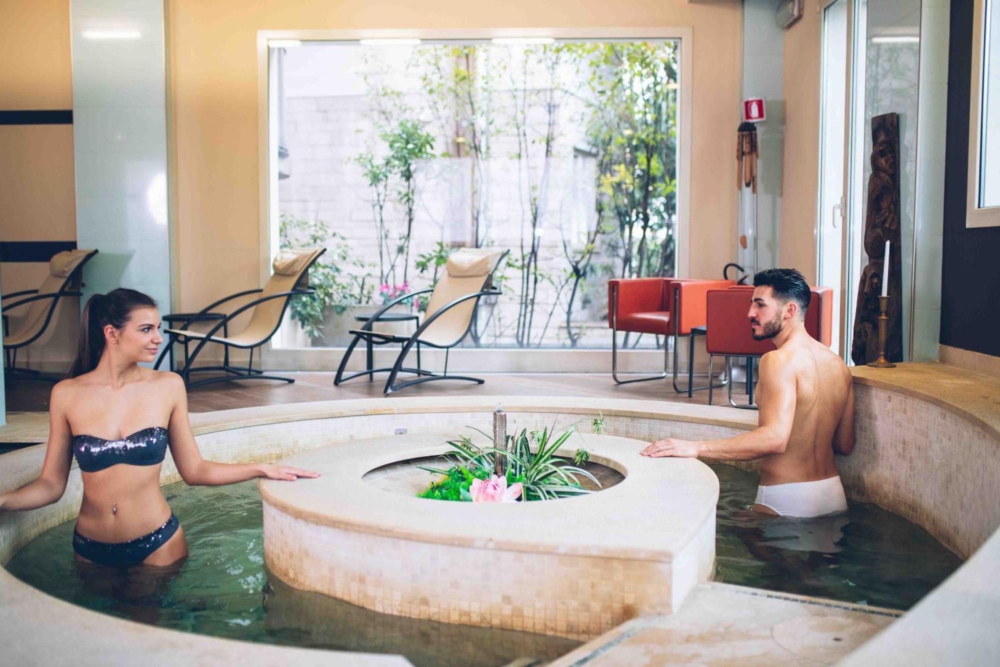 Rizzi Aquacharme Hotel & Spa Boario Terme エクステリア 写真