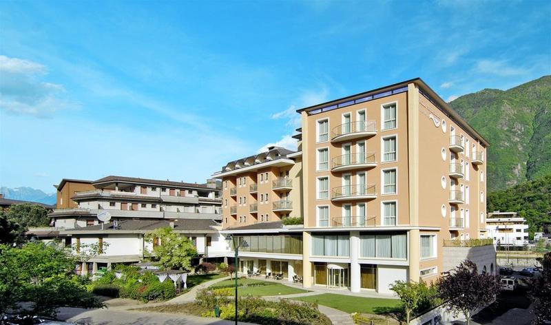 Rizzi Aquacharme Hotel & Spa Boario Terme エクステリア 写真