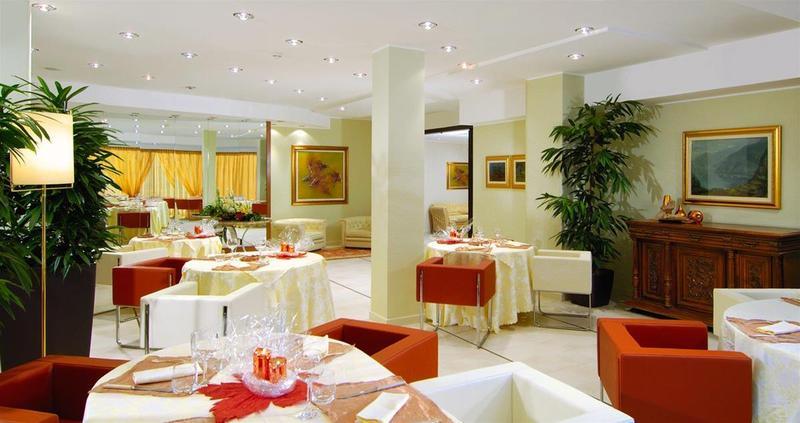 Rizzi Aquacharme Hotel & Spa Boario Terme エクステリア 写真