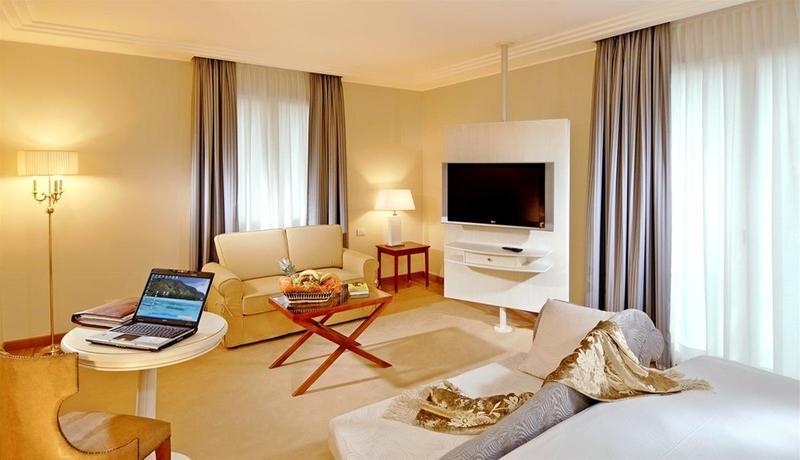 Rizzi Aquacharme Hotel & Spa Boario Terme エクステリア 写真