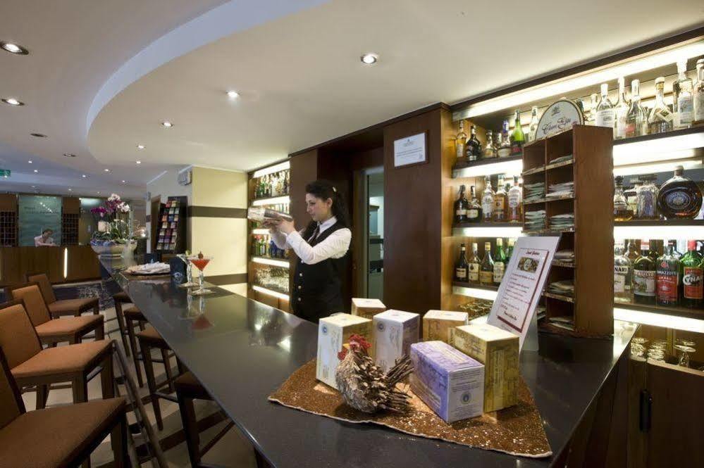 Rizzi Aquacharme Hotel & Spa Boario Terme エクステリア 写真