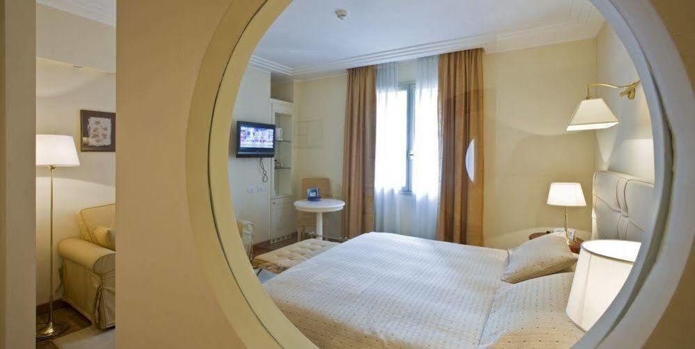 Rizzi Aquacharme Hotel & Spa Boario Terme エクステリア 写真